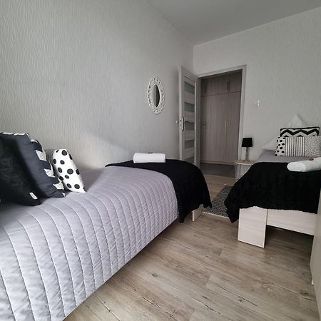 Q Apart Gold-Trzy Pokoje, Manufaktura, Klimatyzacja I Garaz Gratis, Tv Max, Fv, Gwarancja Zadowolenia Lodz  Exterior photo