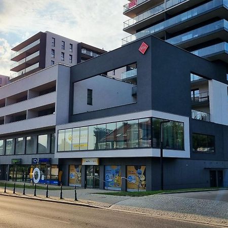 Q Apart Gold-Trzy Pokoje, Manufaktura, Klimatyzacja I Garaz Gratis, Tv Max, Fv, Gwarancja Zadowolenia Lodz  Exterior photo