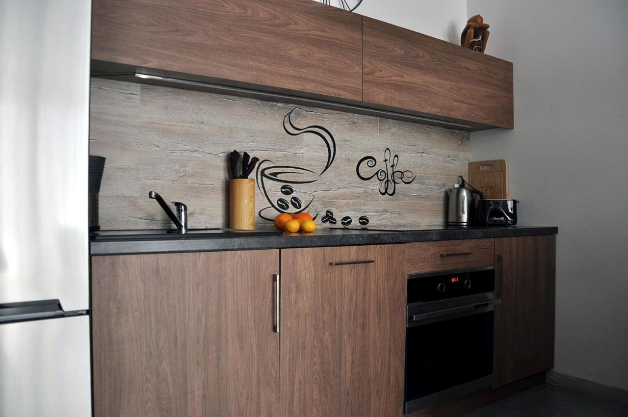 Q Apart Gold-Trzy Pokoje, Manufaktura, Klimatyzacja I Garaz Gratis, Tv Max, Fv, Gwarancja Zadowolenia Lodz  Exterior photo