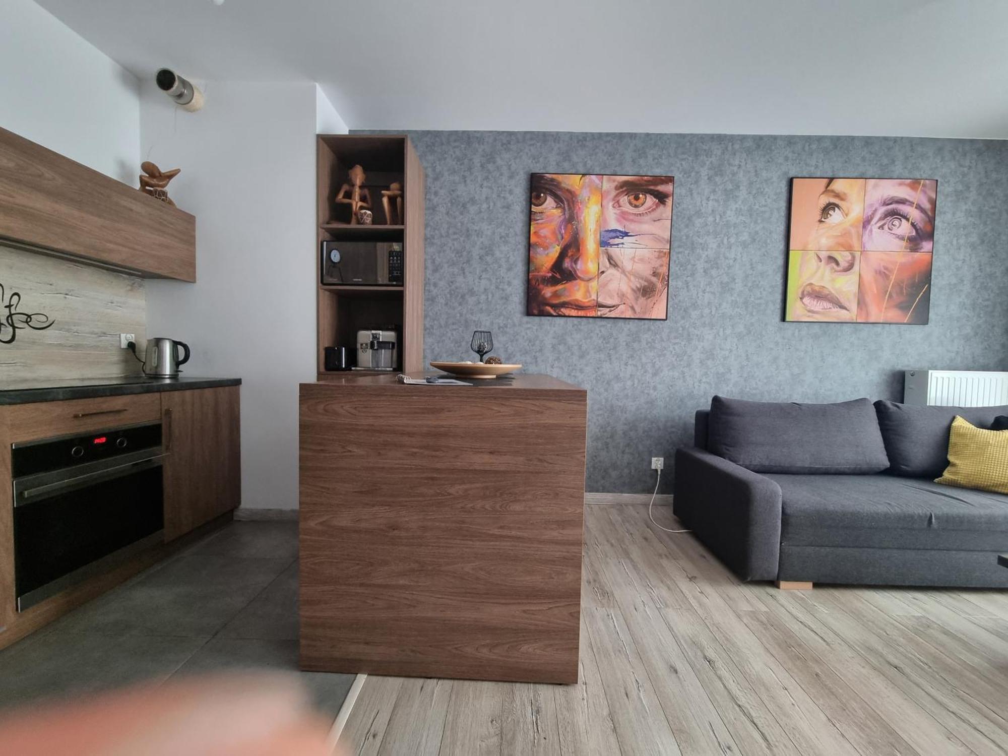 Q Apart Gold-Trzy Pokoje, Manufaktura, Klimatyzacja I Garaz Gratis, Tv Max, Fv, Gwarancja Zadowolenia Lodz  Exterior photo