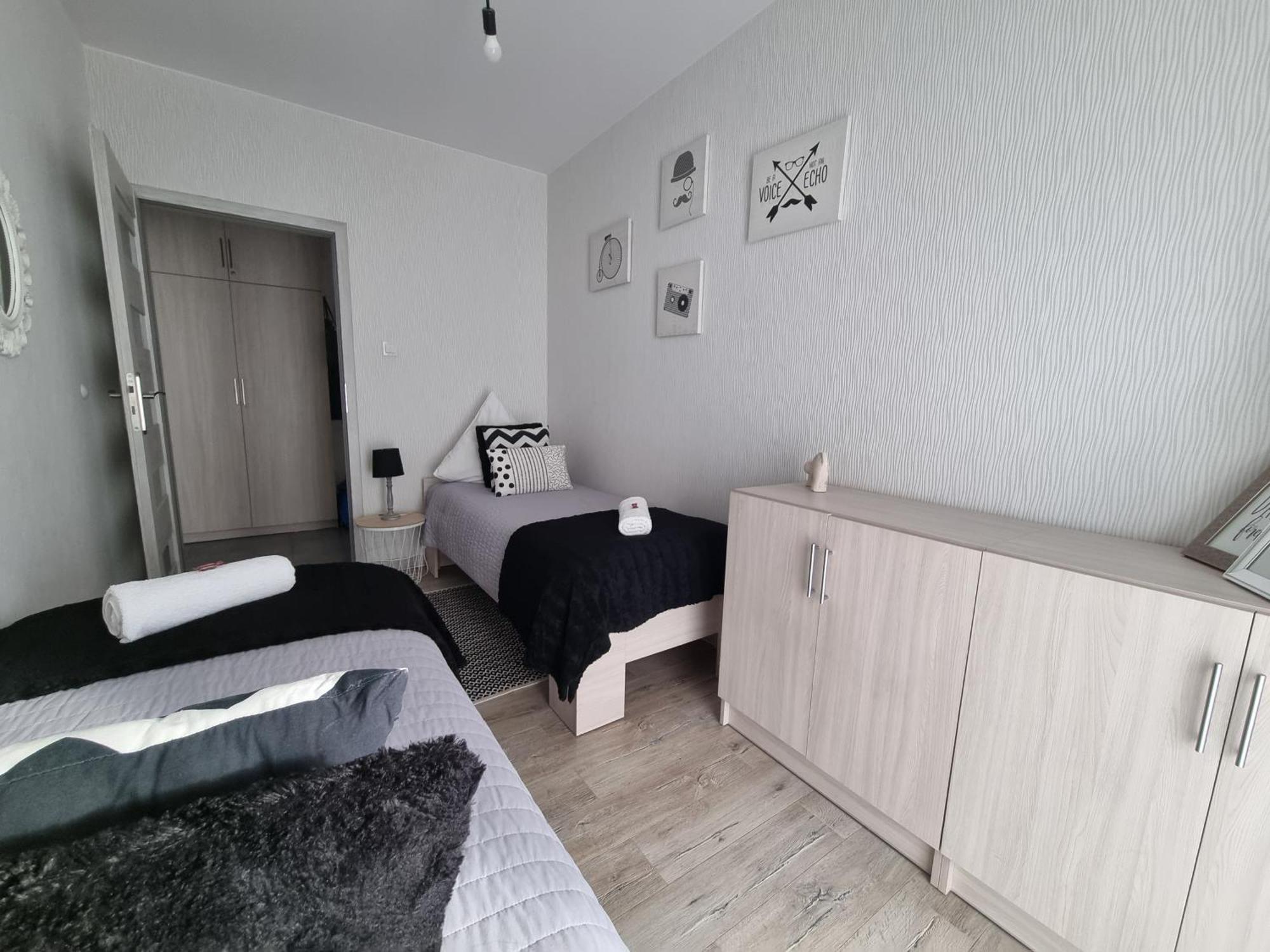 Q Apart Gold-Trzy Pokoje, Manufaktura, Klimatyzacja I Garaz Gratis, Tv Max, Fv, Gwarancja Zadowolenia Lodz  Exterior photo