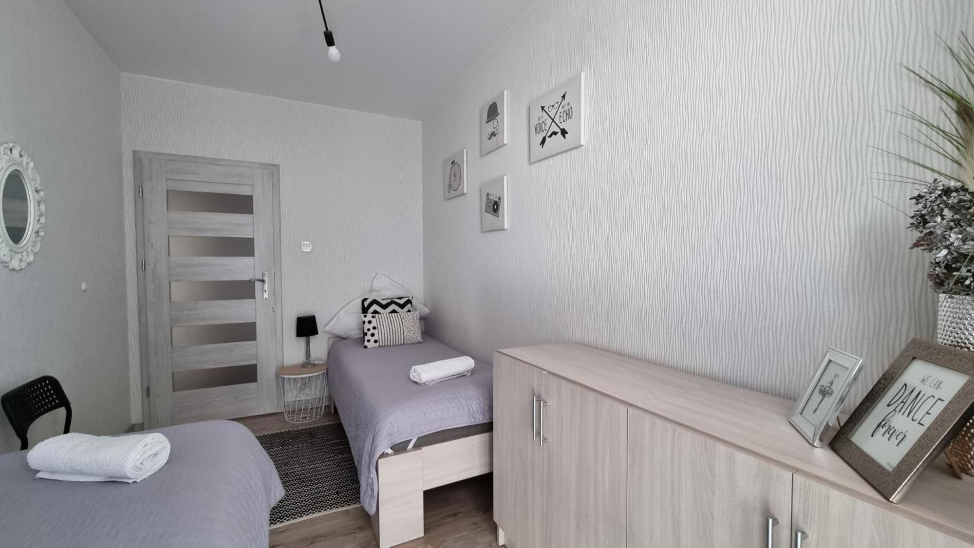 Q Apart Gold-Trzy Pokoje, Manufaktura, Klimatyzacja I Garaz Gratis, Tv Max, Fv, Gwarancja Zadowolenia Lodz  Exterior photo