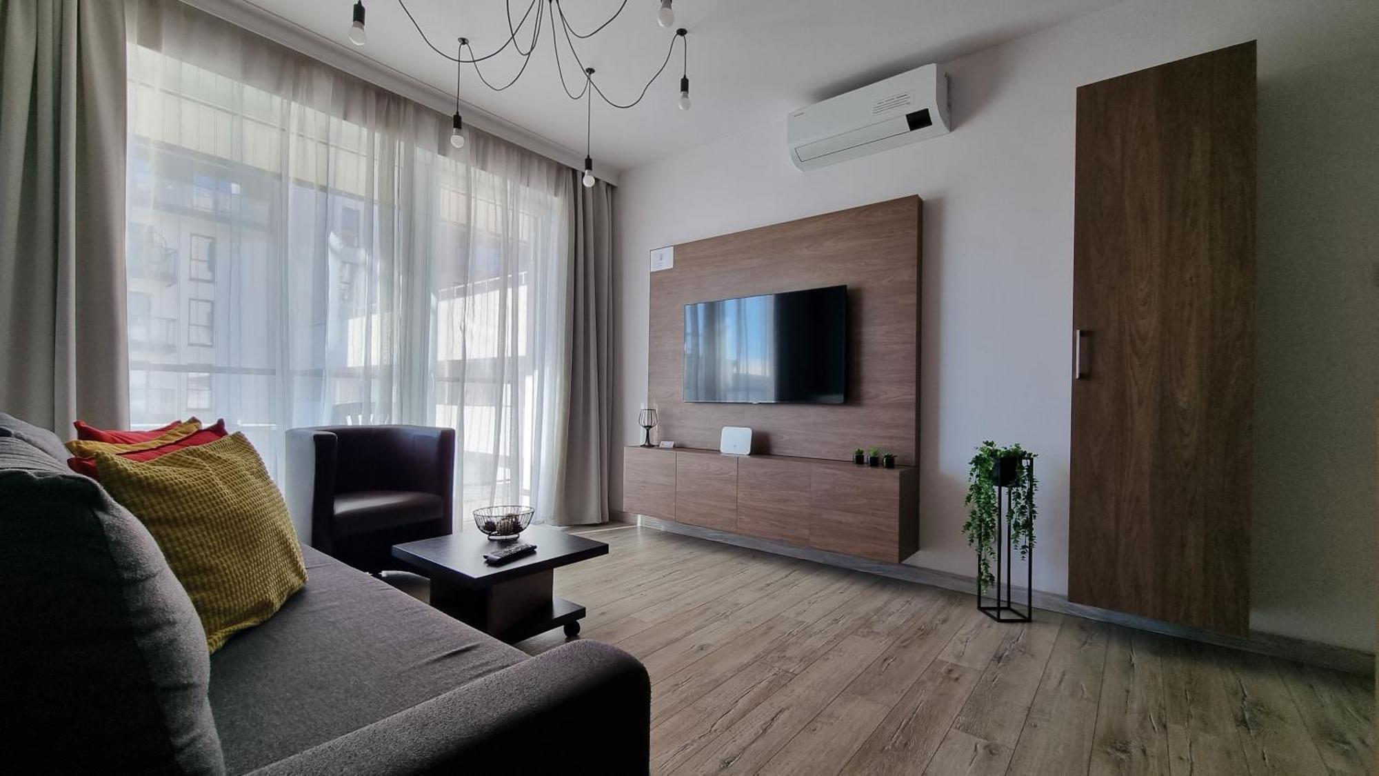 Q Apart Gold-Trzy Pokoje, Manufaktura, Klimatyzacja I Garaz Gratis, Tv Max, Fv, Gwarancja Zadowolenia Lodz  Exterior photo