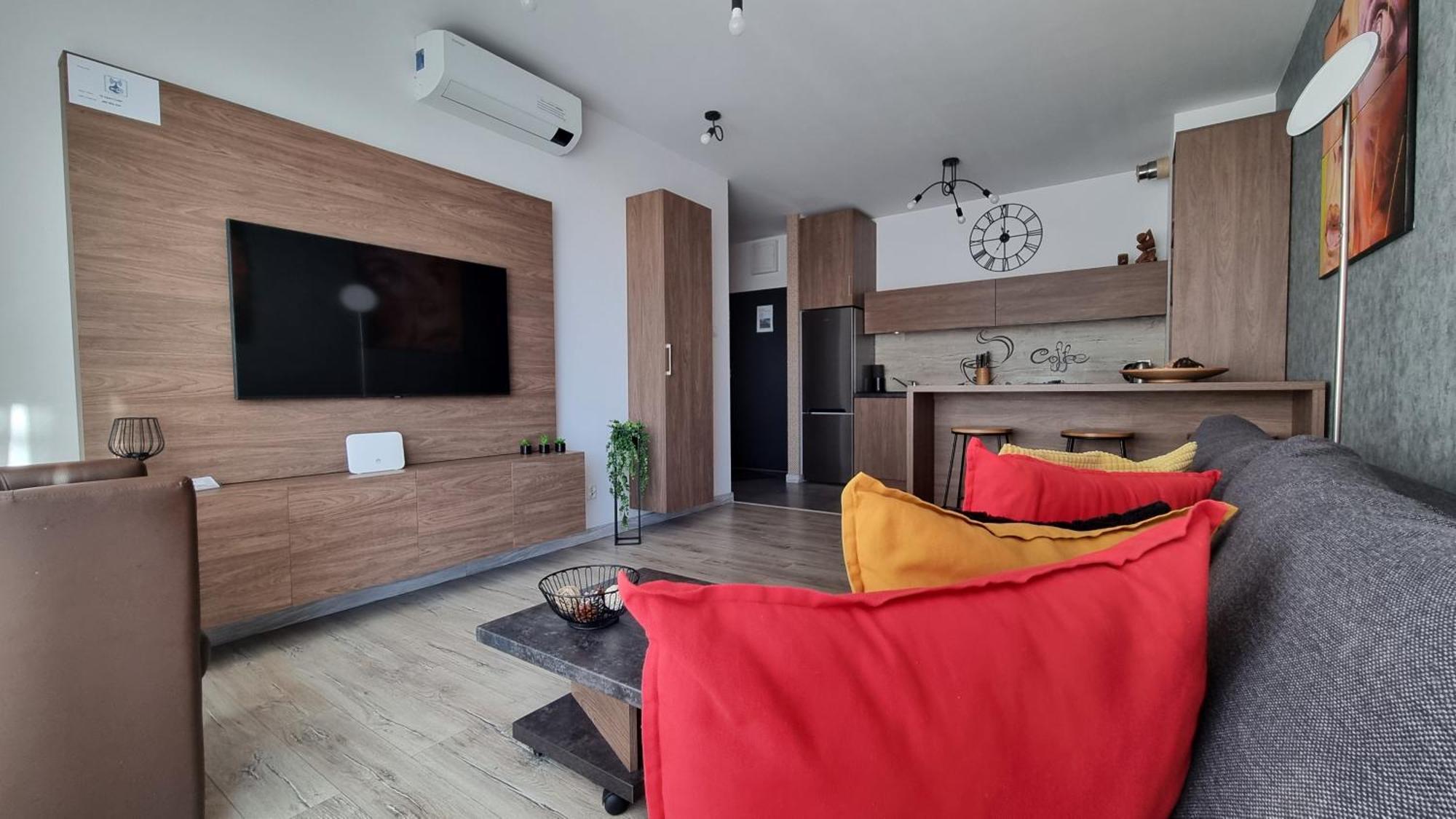 Q Apart Gold-Trzy Pokoje, Manufaktura, Klimatyzacja I Garaz Gratis, Tv Max, Fv, Gwarancja Zadowolenia Lodz  Exterior photo