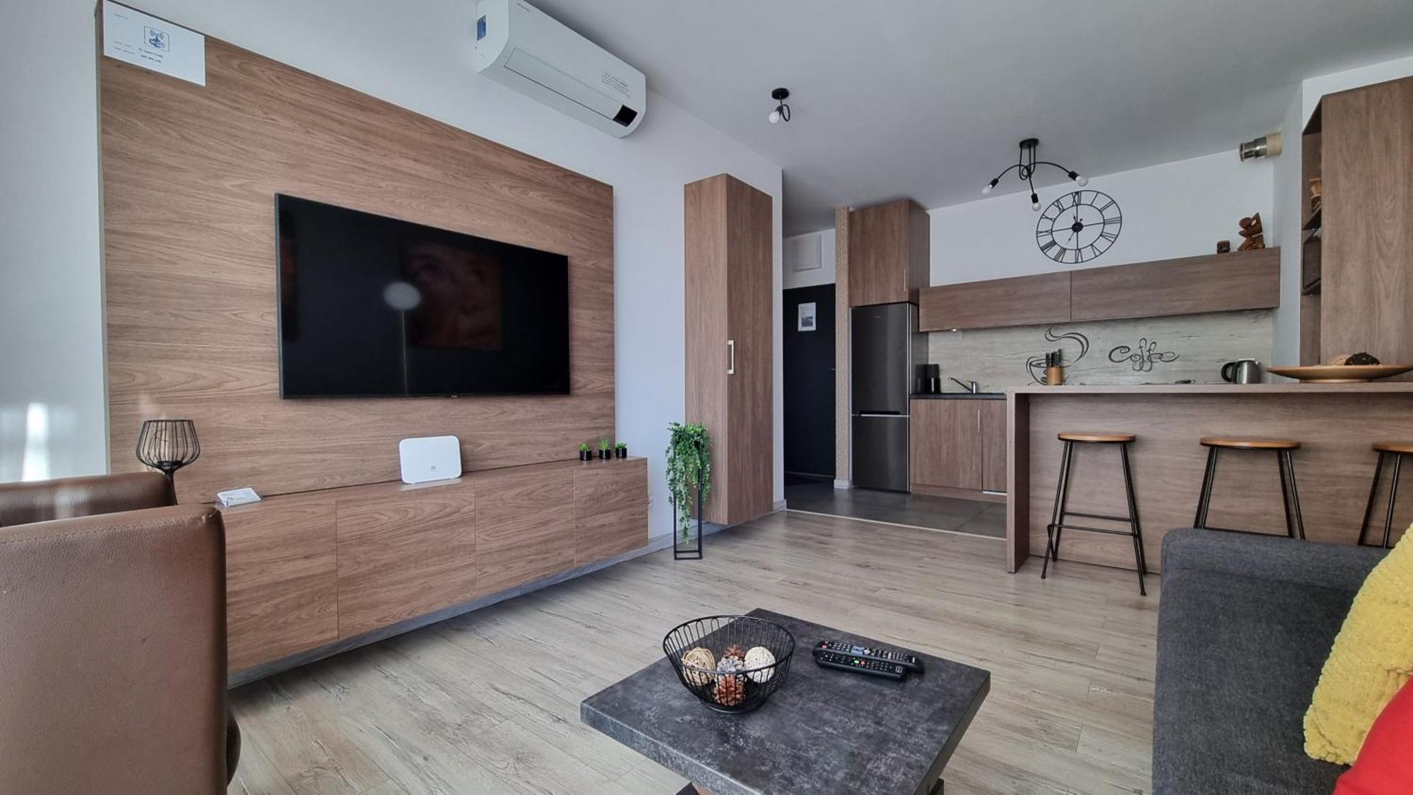 Q Apart Gold-Trzy Pokoje, Manufaktura, Klimatyzacja I Garaz Gratis, Tv Max, Fv, Gwarancja Zadowolenia Lodz  Exterior photo